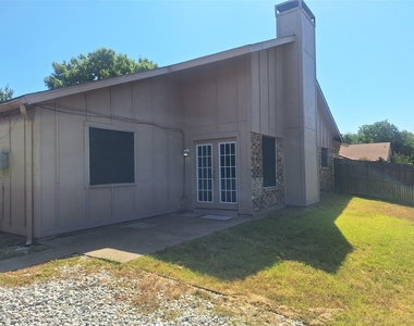 3946 Queens Court - Photo Thumbnail 23