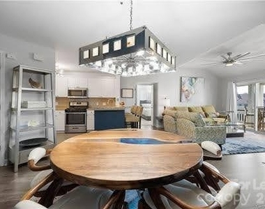 18015 Kings Point Drive - Photo Thumbnail 10