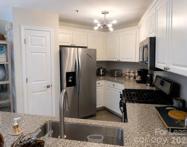 18015 Kings Point Drive - Photo Thumbnail 3