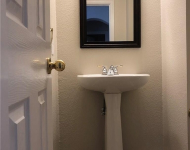 3633 Bonita Drive - Photo Thumbnail 6