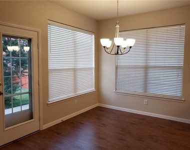 3633 Bonita Drive - Photo Thumbnail 3