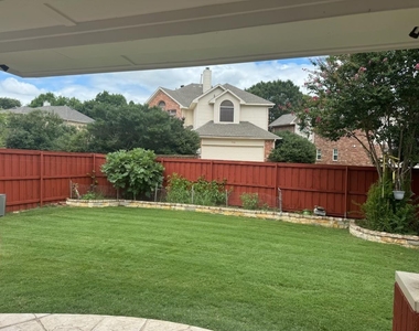 3633 Bonita Drive - Photo Thumbnail 15