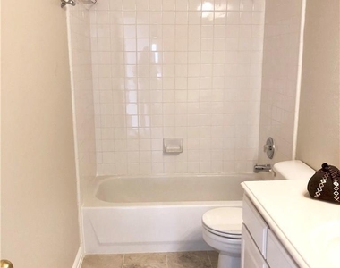 3633 Bonita Drive - Photo Thumbnail 10