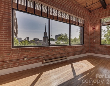 310 Arlington Avenue - Photo Thumbnail 11