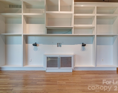 310 Arlington Avenue - Photo Thumbnail 18