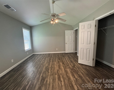 124 Crestwood Drive - Photo Thumbnail 14