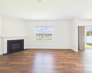 8185 Kennesaw Drive - Photo Thumbnail 6