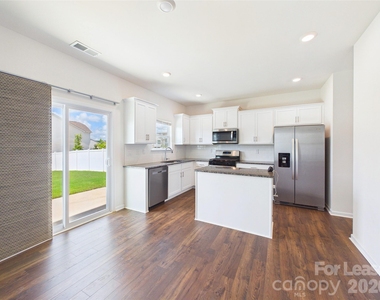 8185 Kennesaw Drive - Photo Thumbnail 12