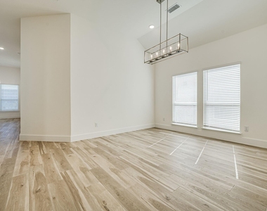 6244 Mulberry Creek Lane - Photo Thumbnail 2