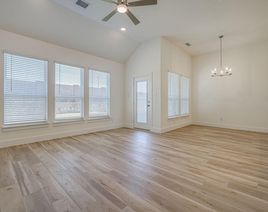 6244 Mulberry Creek Lane - Photo Thumbnail 10