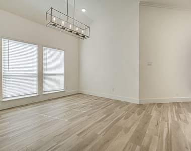6244 Mulberry Creek Lane - Photo Thumbnail 3