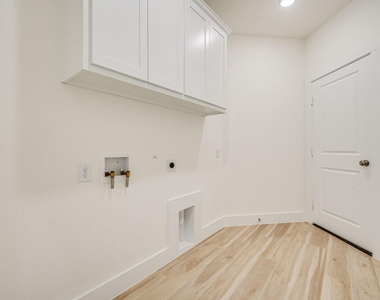 6244 Mulberry Creek Lane - Photo Thumbnail 15