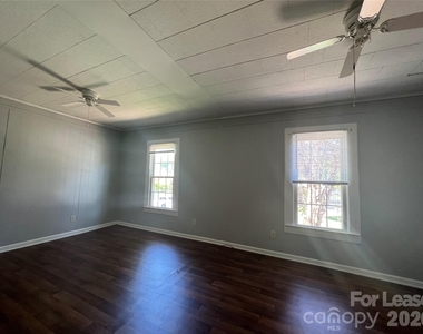 363 Pine Street - Photo Thumbnail 6