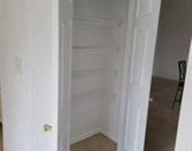 6418 Nevin Glen Drive - Photo Thumbnail 5