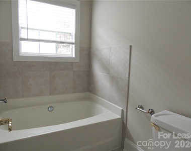 14555 Adair Manor Court - Photo Thumbnail 12