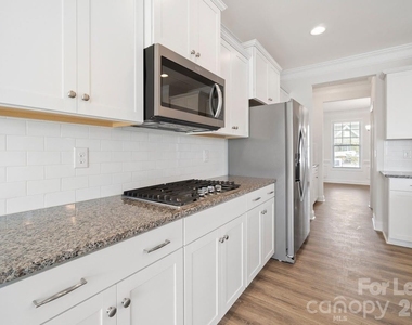 1024 Arbury Way - Photo Thumbnail 8