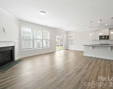 1024 Arbury Way - Photo Thumbnail 4