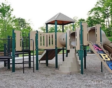 1024 Arbury Way - Photo Thumbnail 31