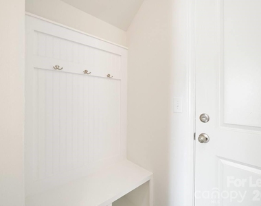 1024 Arbury Way - Photo Thumbnail 14