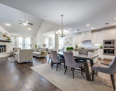 863 Forest Street - Photo Thumbnail 6