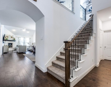 863 Forest Street - Photo Thumbnail 2