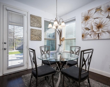863 Forest Street - Photo Thumbnail 8