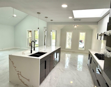 2025 San Miguel Drive - Photo Thumbnail 1
