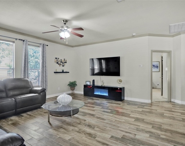 14008 Esperanza Drive - Photo Thumbnail 6