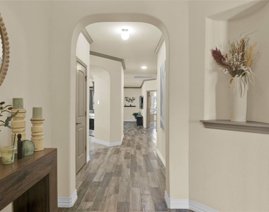 14008 Esperanza Drive - Photo Thumbnail 3
