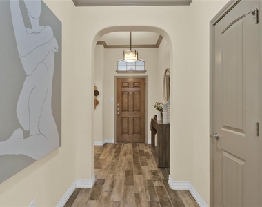 14008 Esperanza Drive - Photo Thumbnail 4