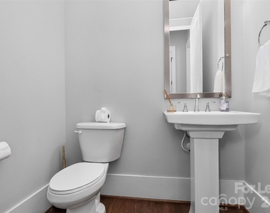 5222 Kelly Street - Photo Thumbnail 7