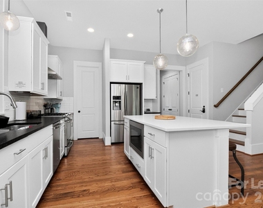 5222 Kelly Street - Photo Thumbnail 11