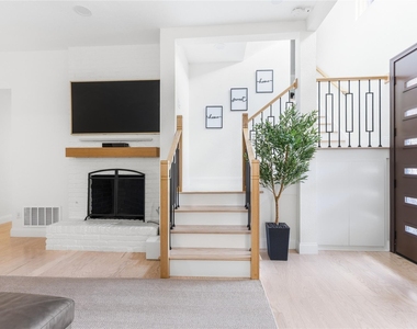 6035 Berry Trail Court - Photo Thumbnail 6
