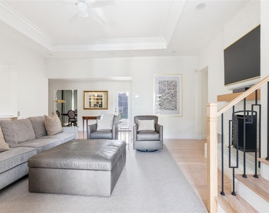 6035 Berry Trail Court - Photo Thumbnail 4