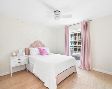 6035 Berry Trail Court - Photo Thumbnail 15