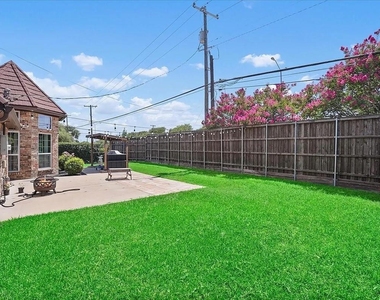 6035 Berry Trail Court - Photo Thumbnail 32