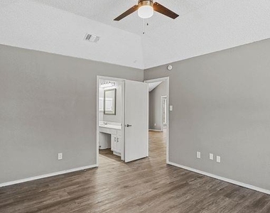 4045 Saint Christopher Lane - Photo Thumbnail 12