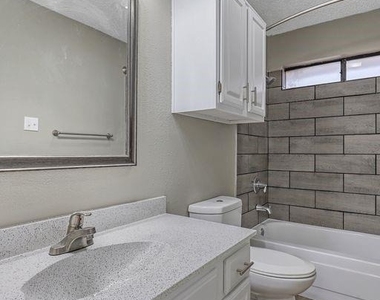 4045 Saint Christopher Lane - Photo Thumbnail 10