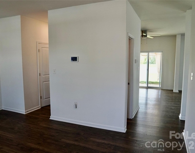 3276 Hawksbill Street Sw - Photo Thumbnail 6