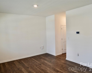 3276 Hawksbill Street Sw - Photo Thumbnail 9