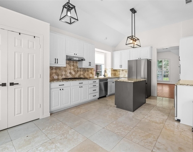 3325 Edwards Drive - Photo Thumbnail 6