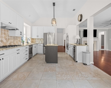 3325 Edwards Drive - Photo Thumbnail 7