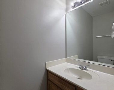 268 Southcircle Drive Nw - Photo Thumbnail 5
