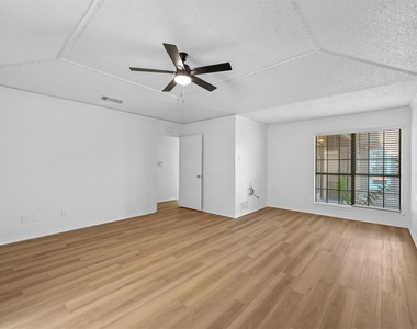 4007 Saint Christopher Lane - Photo Thumbnail 14