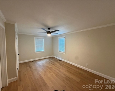 4318 Raney Way - Photo Thumbnail 16