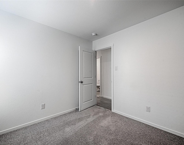 1617 Verdin Drive - Photo Thumbnail 10