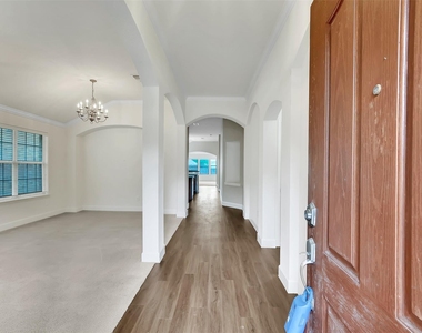 12618 Red Hawk Drive - Photo Thumbnail 8