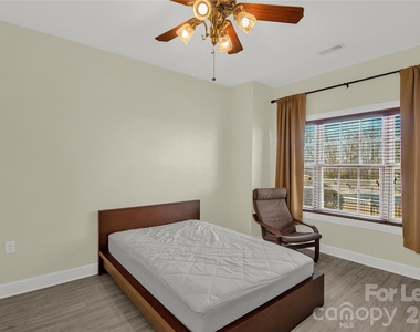 9047 Meadow Vista Road - Photo Thumbnail 16