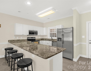 9047 Meadow Vista Road - Photo Thumbnail 7