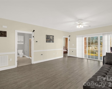 9047 Meadow Vista Road - Photo Thumbnail 14